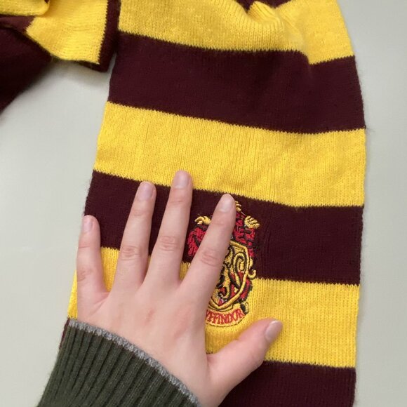 Gryffindor Harry Potter Red and Gold Knit Scarf - Picture 4 of 4